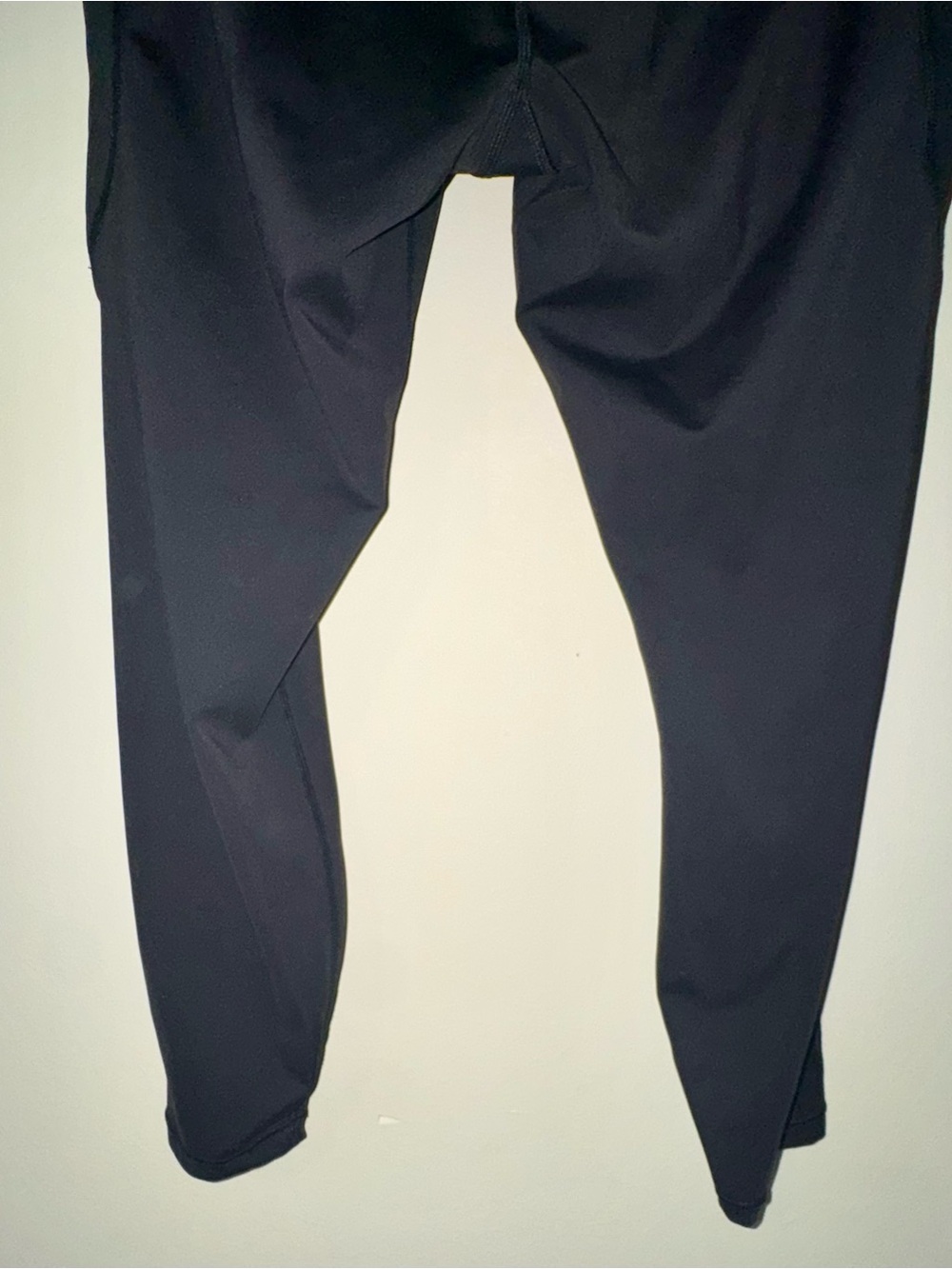 Athleta Ultimate Stash 7/8 Tight / Leggings with Side Pockets - Picture 7 of 9